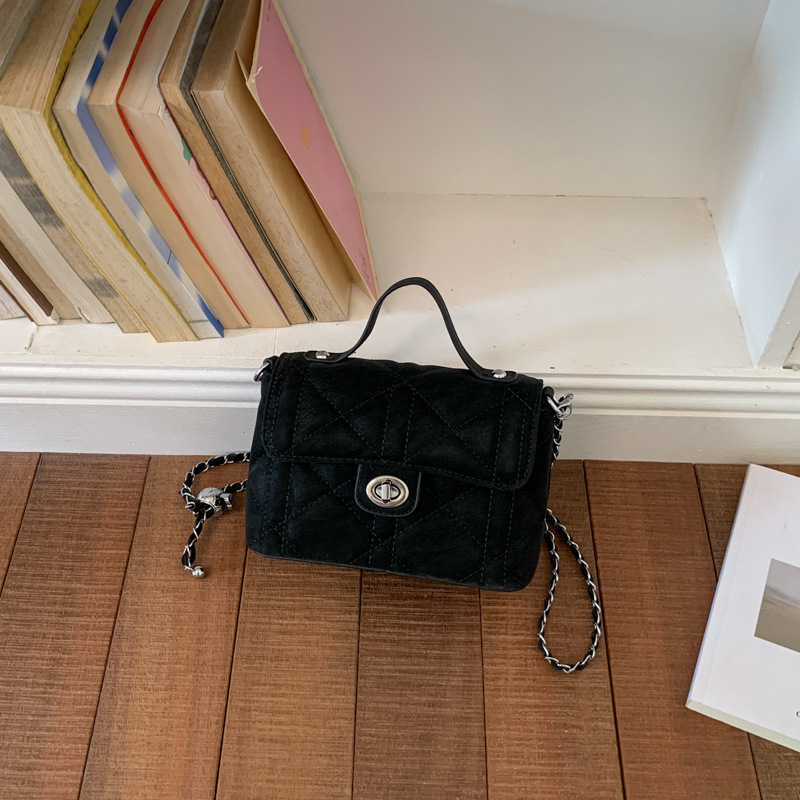 Bolso de mano de alta sensación para mujeres 2026 nuevo nicho pequeño bolso cuadrado de lujo ligero de estilo exterior pequeño viento fragante bolso de hombro de mujer image 11
