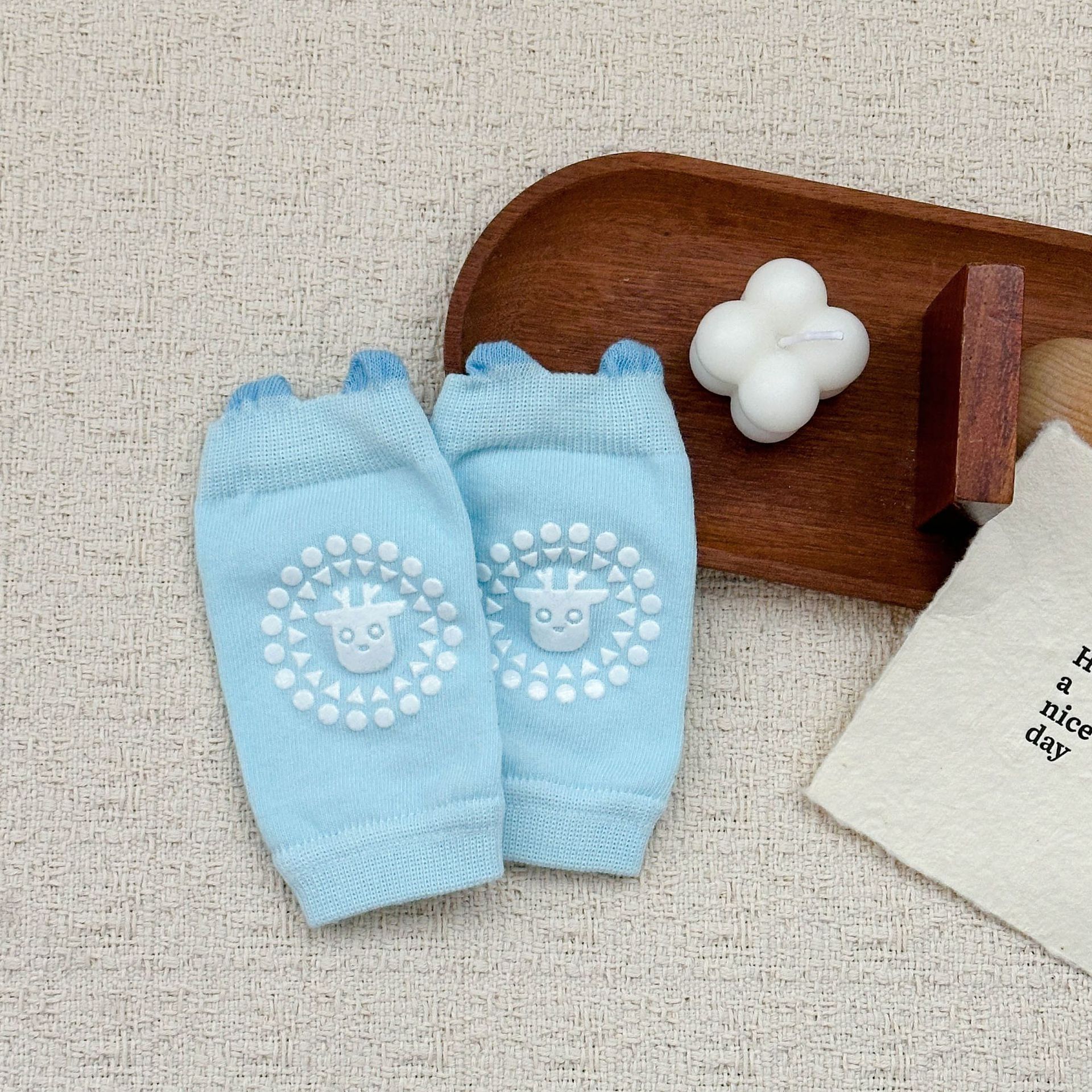 Rodillas para bebés, bebés que se arrastran en verano, bebés delgados de un año, 6 de noviembre y diciembre para aprender a caminar, aire acondicionado anti-caída, anti-deslizante