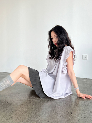 Luxi Korean casual lotus leaf sleeve shirt for women's summer new lazy V-neck pleated Feifei sleeve shirt 9738