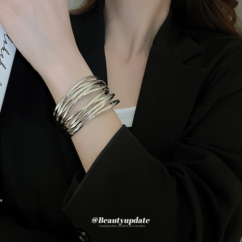 Pulsera abierta de línea transfronteriza de nicho, estilo frío, pulsera de personalidad exagerada, moda, lujo ligero, joyería de alta gama al por mayor