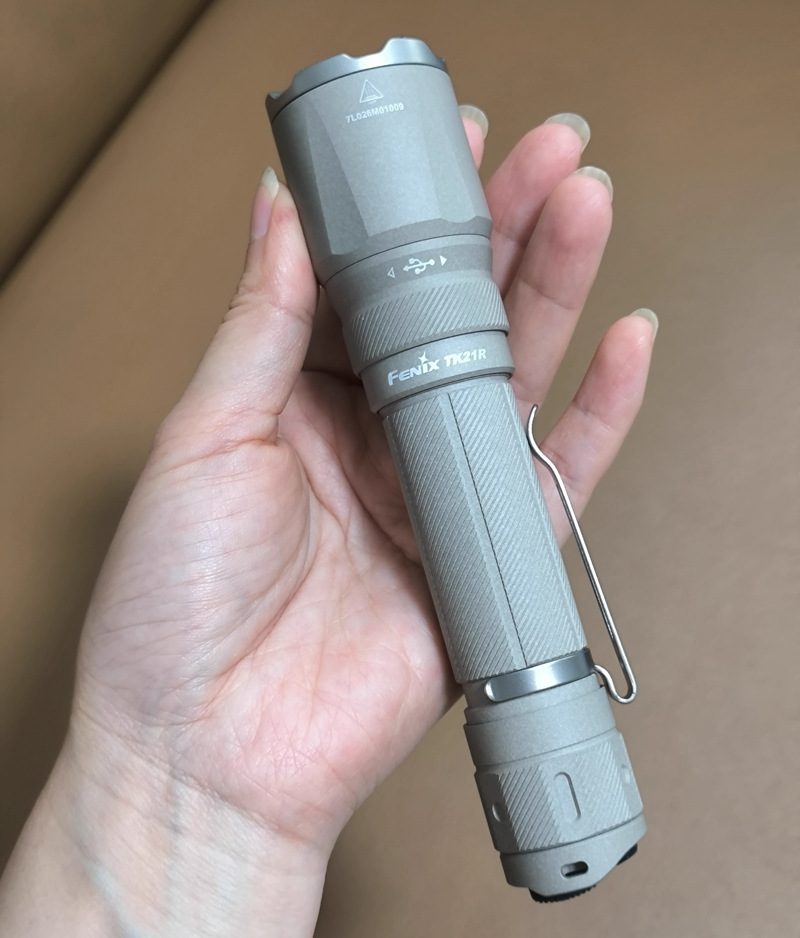 Fenix ​​Tk21R New Strong Light Rechargeable Ultra-Long Battery Life Large Capacity Outdoor Portable Flashlight