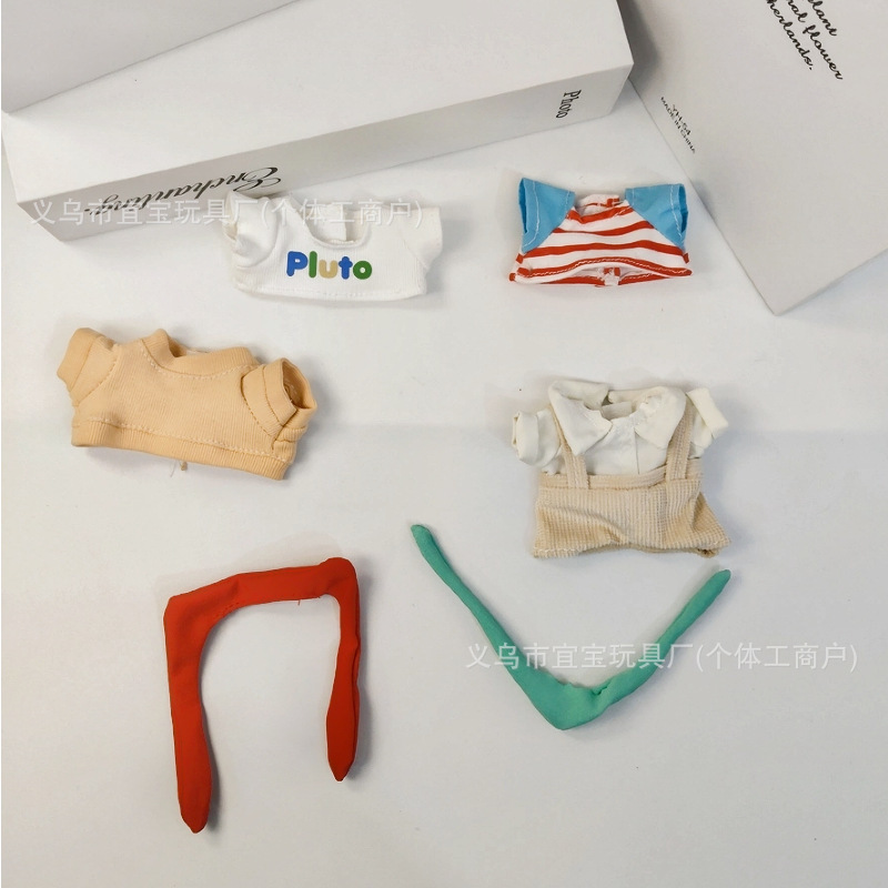 Long-Legged Kt Dimoo Vinyl Series Cute Doll Clothes with Red and Green Small Scarves and Decorative Hanging Bag Accessories