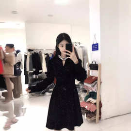 深圳南油高端女装小众设计满天星珍珠镂空领收腰显瘦丝绒连衣裙冬