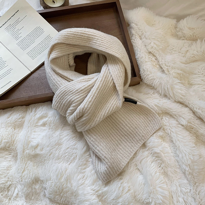 Collar de invierno caliente 2025 nuevo color sólido caliente lana suave pegajosa bufandas de punto al por mayor