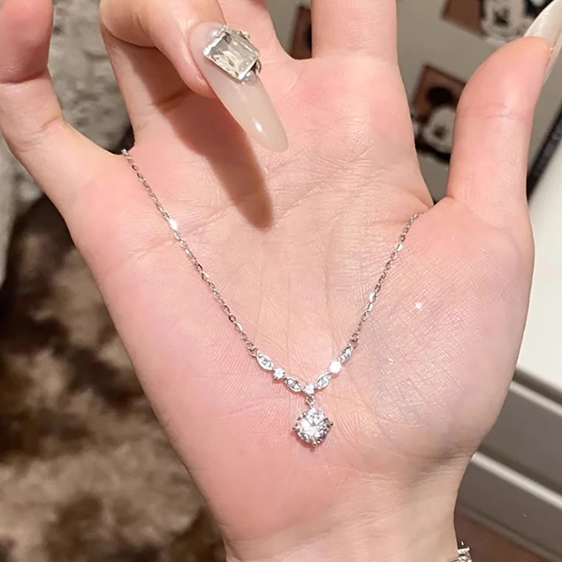 スーパーフェアリーフラッシュウォータードロップジルコンネックレスレディースライトラグジュアリーファッション絶妙な鎖骨チェーンニッチデザインガーリーハートネックレス|undefined