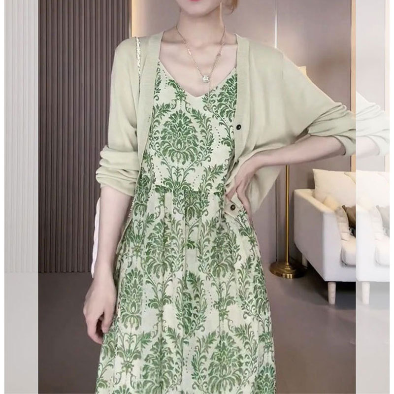 针织开衫配裙子春秋2025新款法式初恋甜美碎花吊带连衣裙两件套装