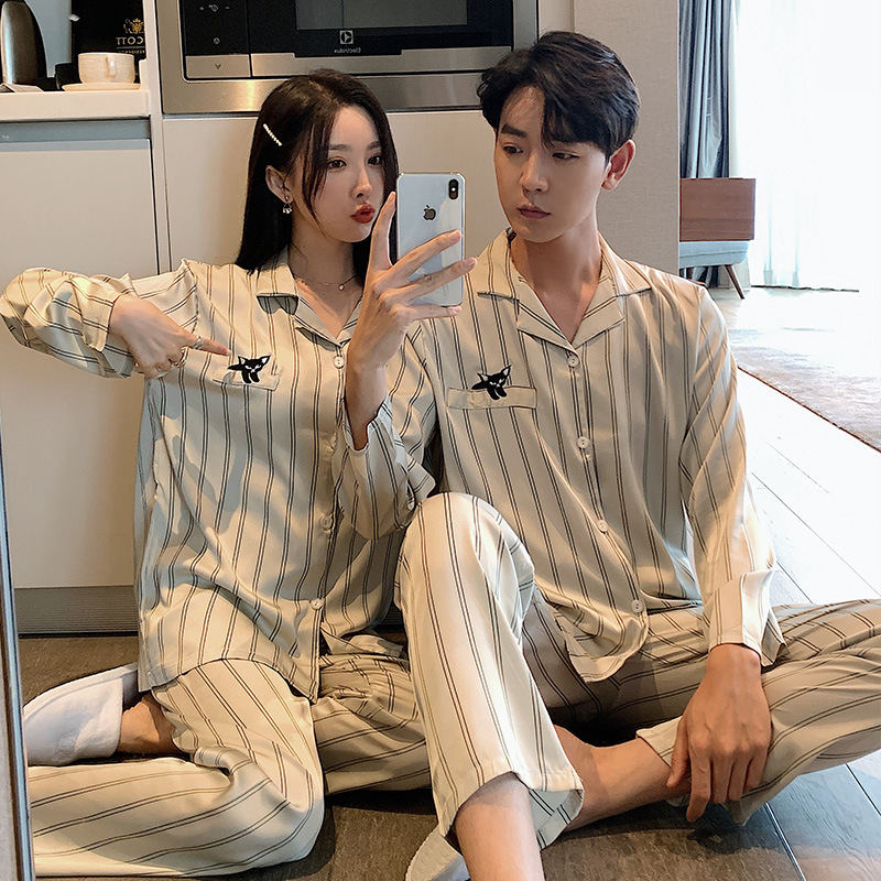 Venta al por mayor pareja pijamas primavera y otoño hielo seda manga larga hombres y mujeres 2022 nueva seda real más tamaño verano ropa para el hogar