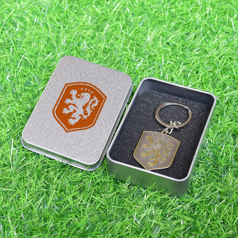 Club de fútbol insignia llavero Barcelona Real Madrid Manchester United AC Milan equipo militar tarjeta caja regalo