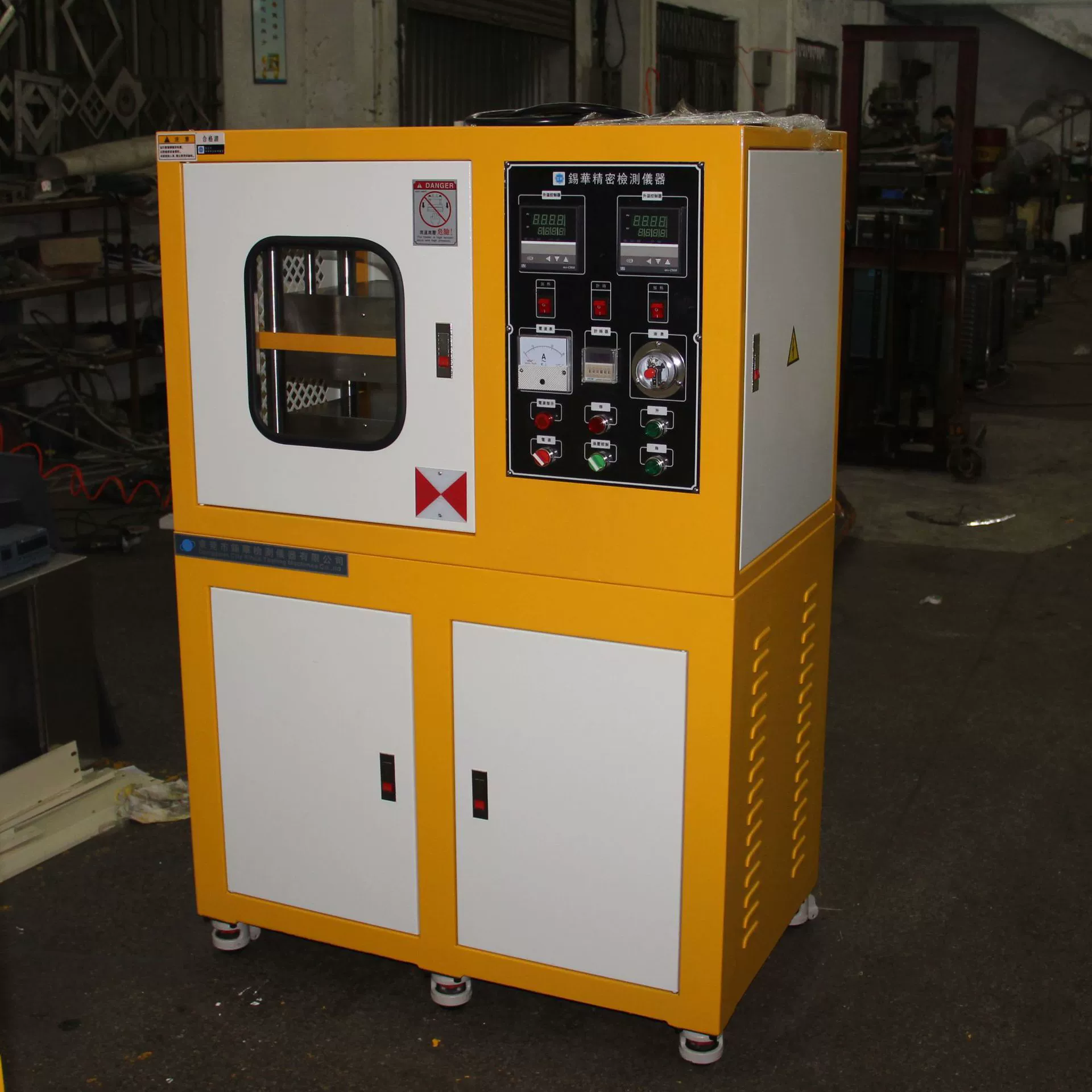 Производитель лабораторных четырехколонных прессов для горячего прессования таблеток с малым электрическим плоским вулканизационным смесителем