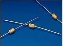 047302.5YRT1L 带引线的保险丝——通孔型 力特