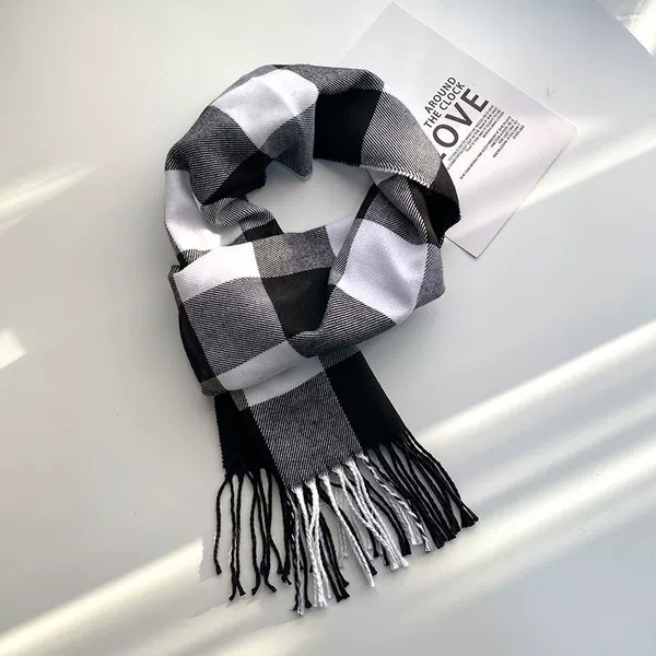 Children's black and white plaid scarf