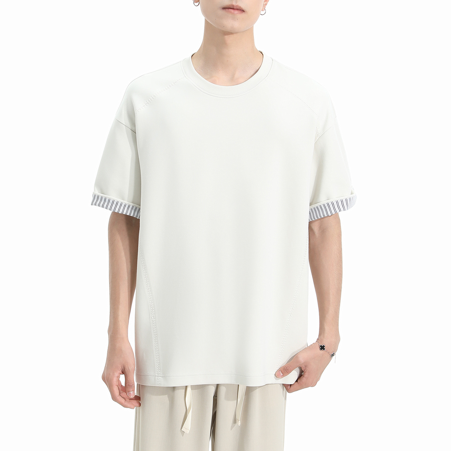 Summer design retro T-shirt with a round collar