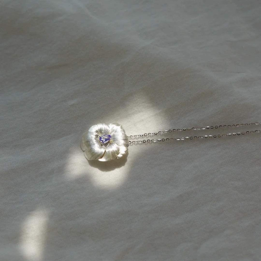 Brushed Craft Three-Dimensional Flower Pansy Necklace For Women, Chinese Retro Cool Style, Micro-Inlaid S Silver_voghion.com