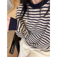 アメリカのレトロなストライプの丸首の衛衣の女性の春秋の新型の薄い金のゆったりしているoversizeの怠惰な風の長袖の上着