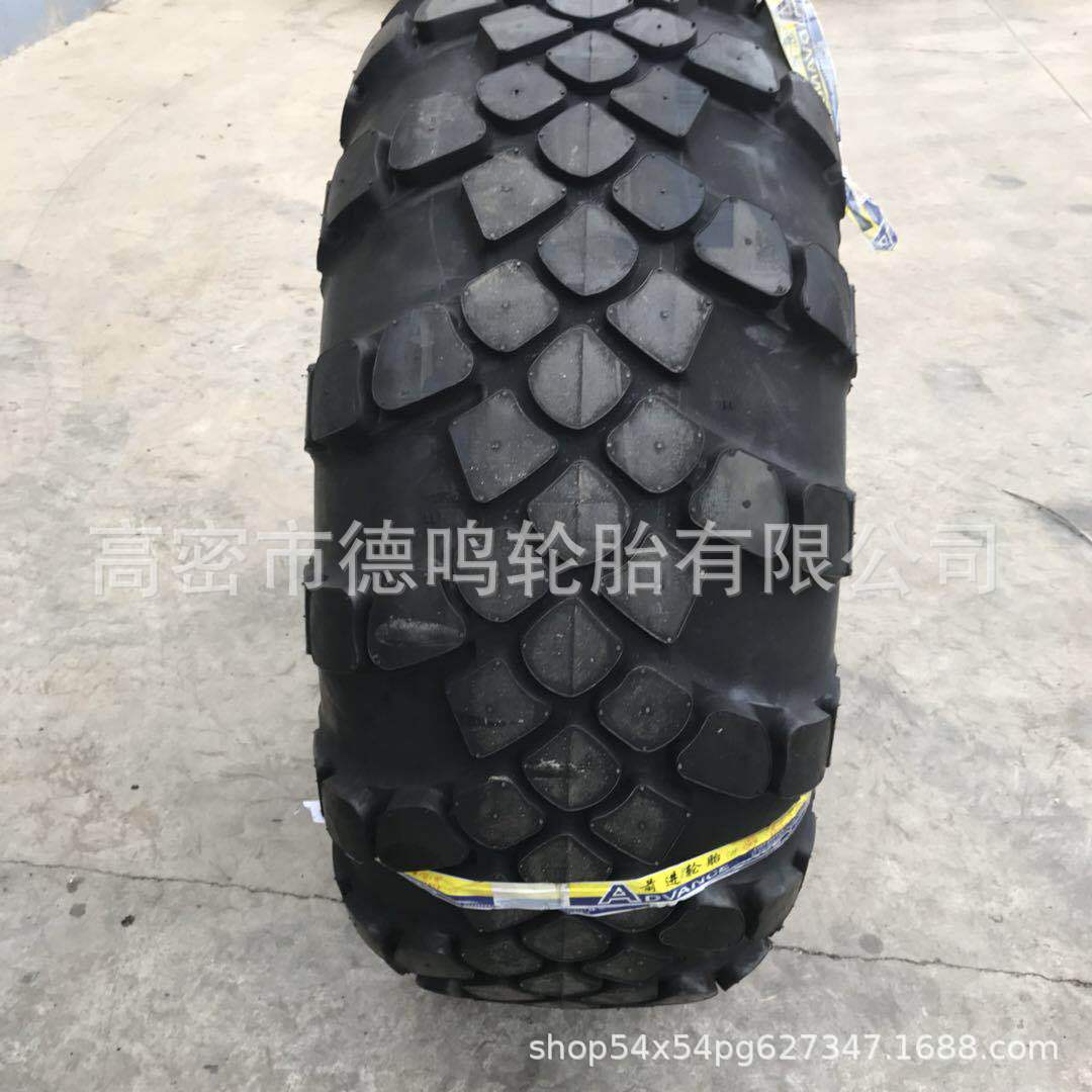 Suministro de maquinaria de ingeniería neumático 1300X530-533 neumático todoterreno 1300*530-533