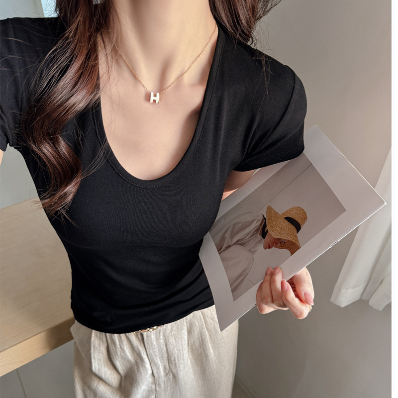 검은색