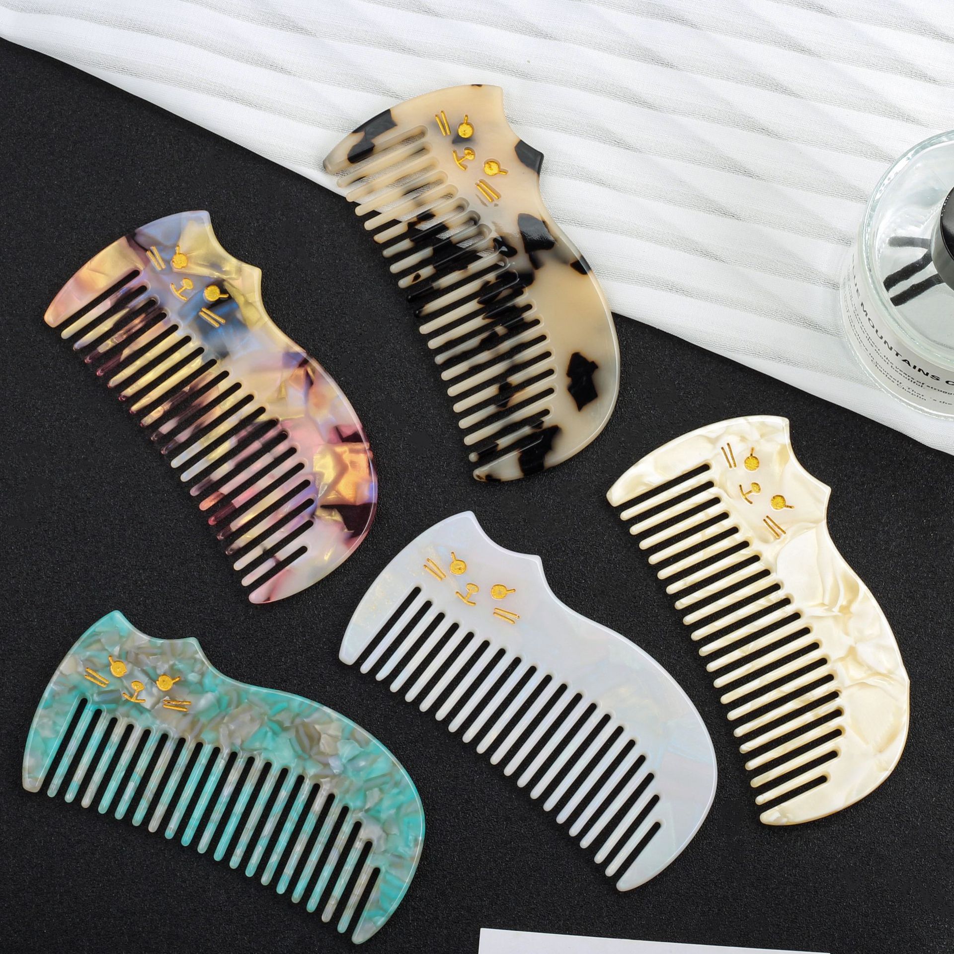 Temperamento retrógrado orejas de gato peine de cabello largo exquisito pequeño portátil pein de maquillaje ácido antiestático pein de niños image 4
