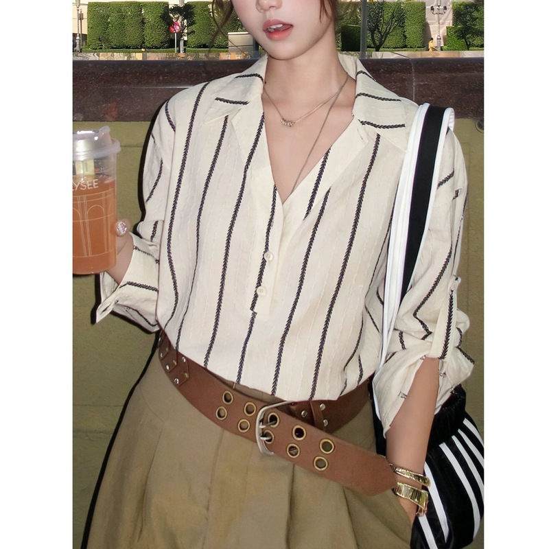 Wheat Ear Jacquard Embroidered Textured Striped Shirt with a Commuting Design and Loose Fit