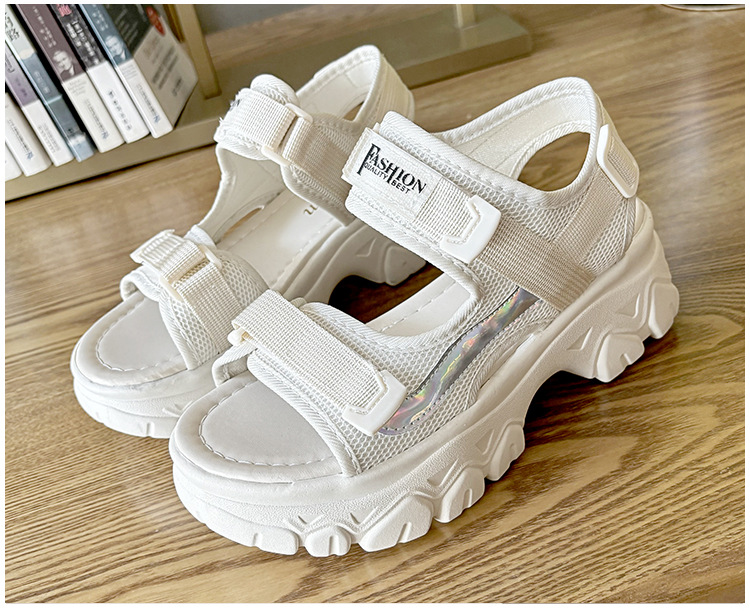 2026 verano nuevo padre sandalias mujeres muffin zapatos deportivos red popularidad de moda romana zapatos de playa de estudiantes