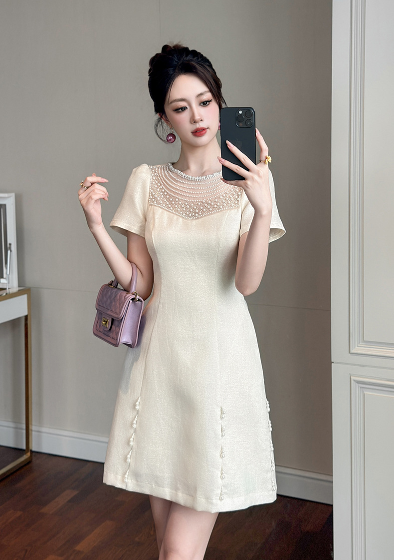 Đầm suông nữ midi cổ tròn thắt eo đính ngọc trai phong cách Pháp — mơ chi tiết 5
