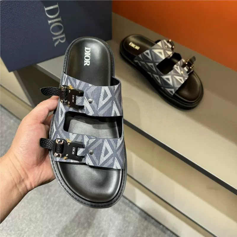 Летние новые шлепанцы для мужчин в стиле лёгкой роскоши, универсальные слипоны, роскошная обувь для мужчин из-за границы, обувь из Гуанчжоу