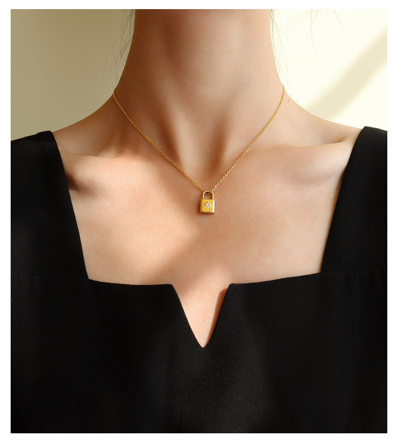 Simple Fashion Lock Pendant Zircon Necklace display picture 13