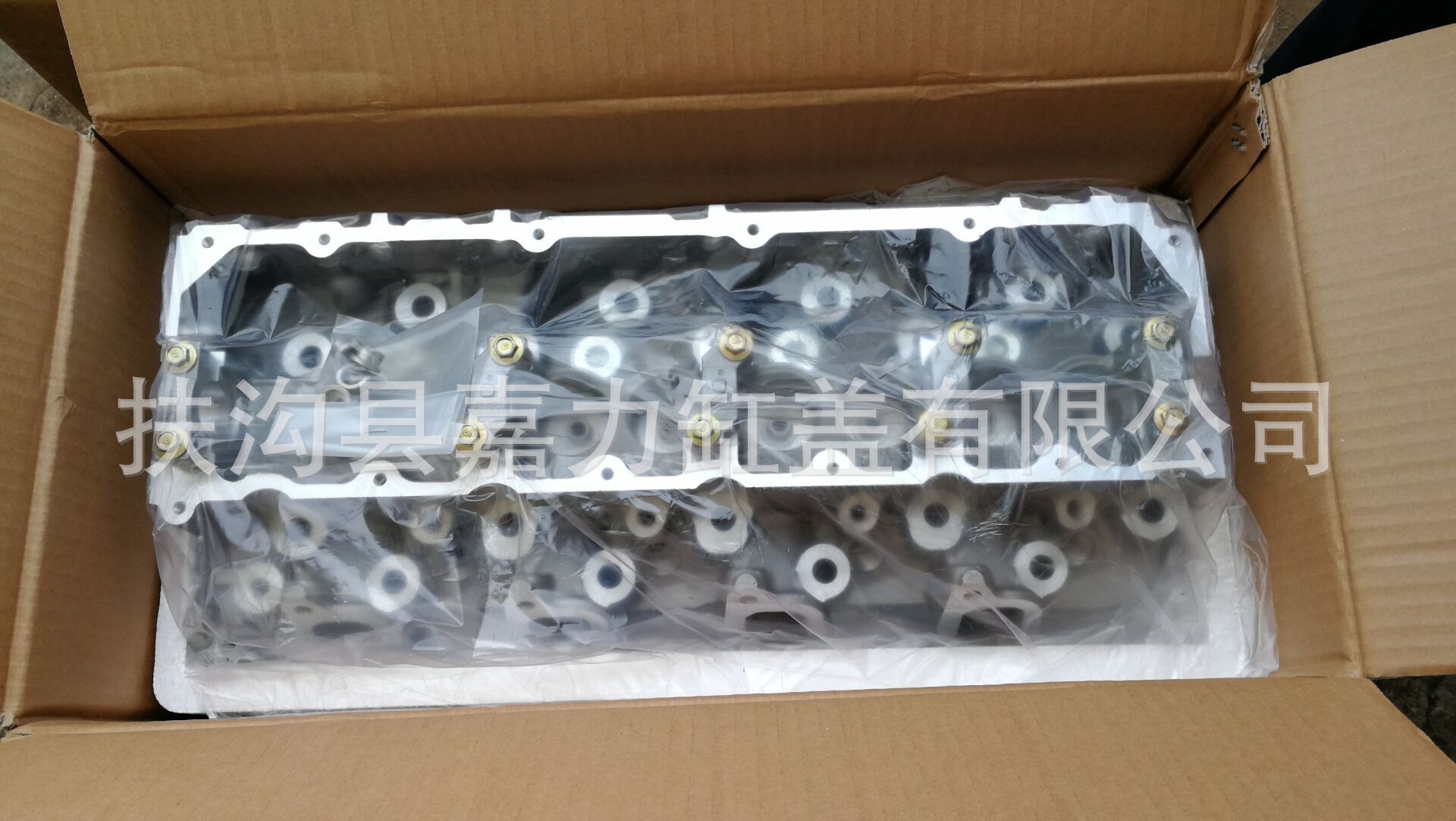 Source factory direct sales auto parts engine parts engine cylinder head D4EA four-cylinder cast iron cylinder head