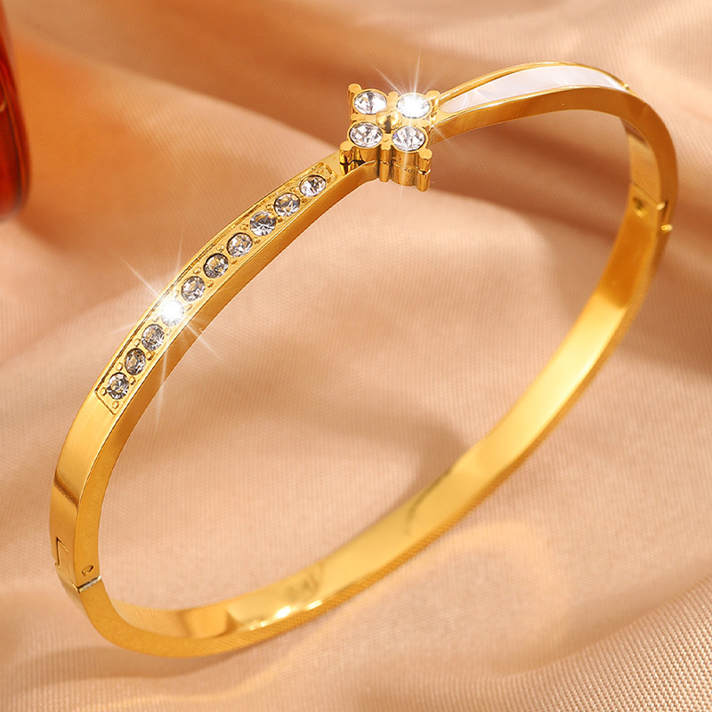 Brazalete de acero inoxidable para mujeres, brazalete de diamante floral, diseño exquisito, joyas de lujo ligero, brazalete universal.