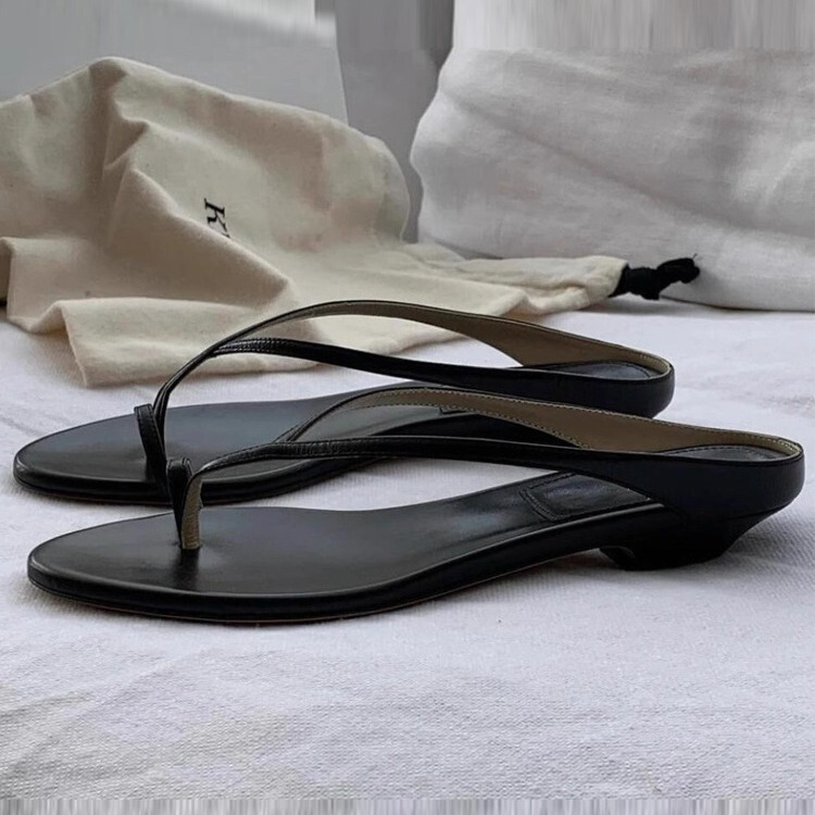 Niche Design Low-Heeled Flip-Flops 2026 Summer New Versatile Open-Toe Thong Sandals for Women