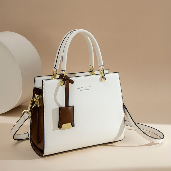 Túi đeo chéo nữ da thật phong cách Lady Dior, thiết kế quai xách tay và đeo chéo, dung tích lớn, kiểu dáng thời trang thu đông — Màu trắng be