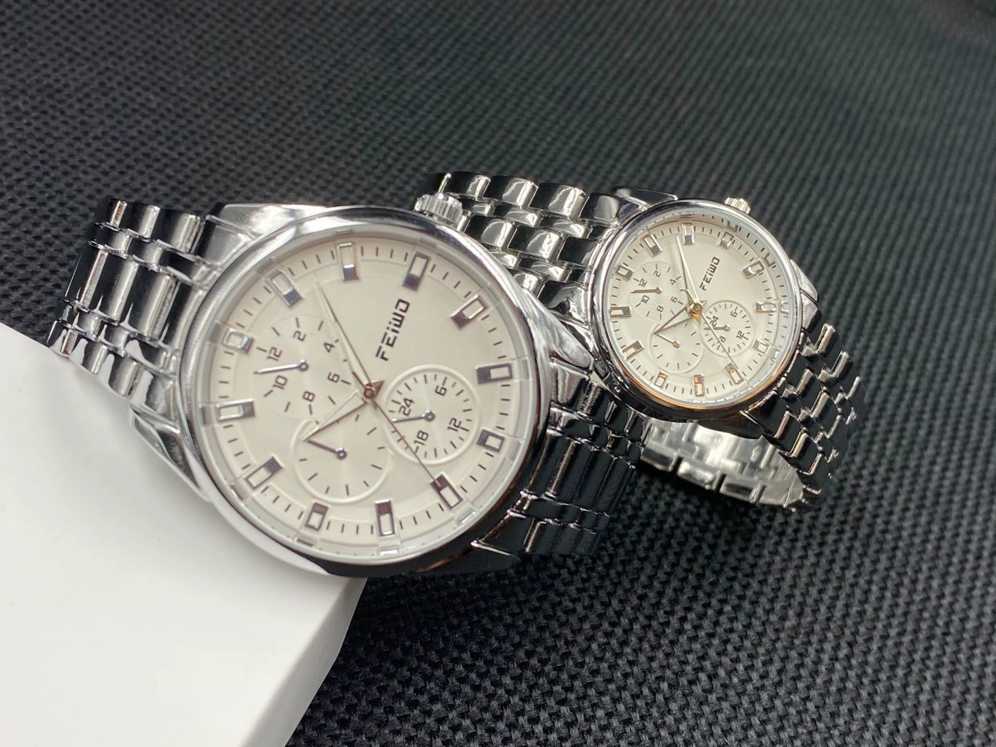Universal waterproof calendar, fashionable mechanical quartz watches
