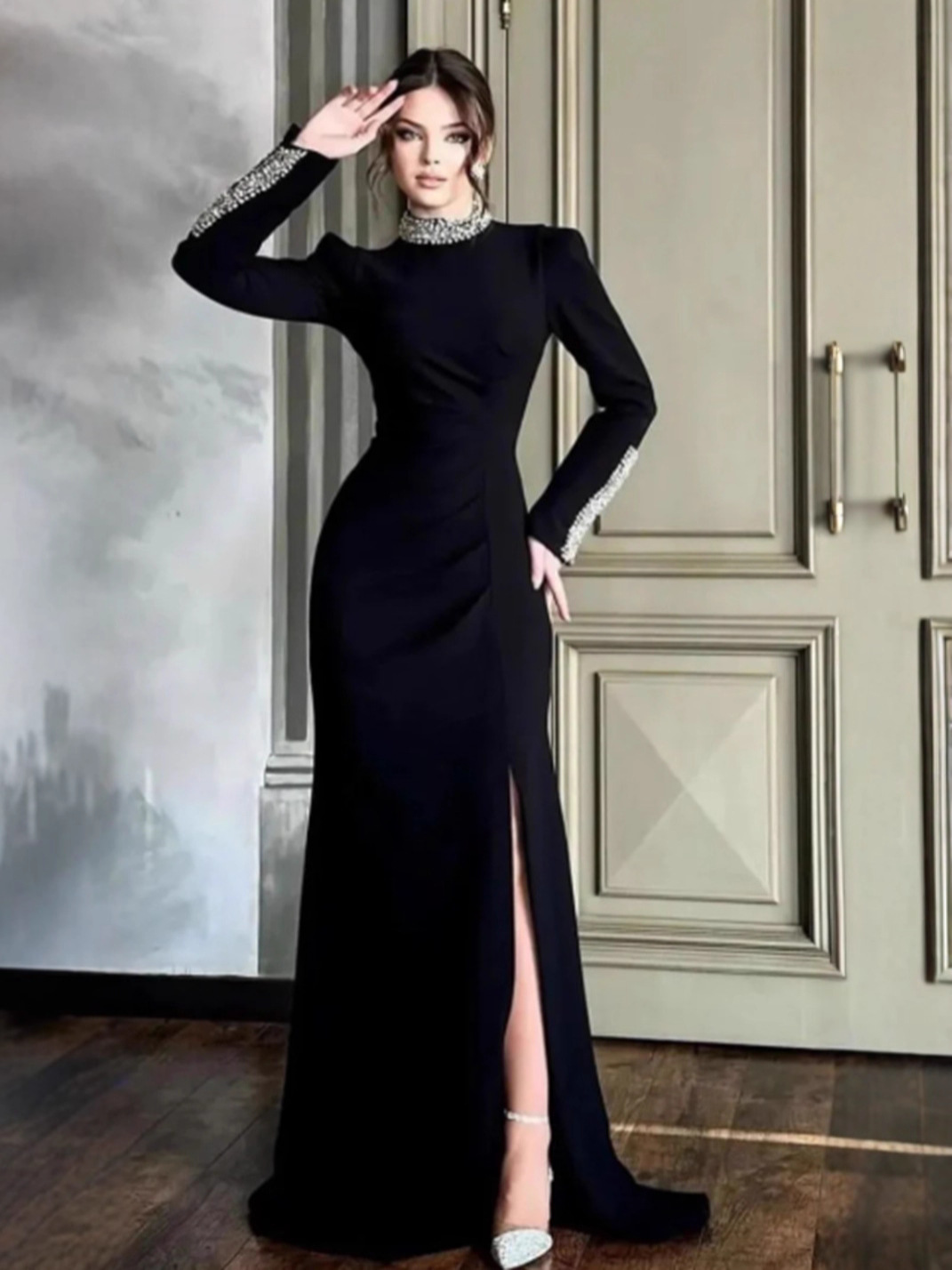 2026 Tiro real de temperamento e vestido versátil de renda com cauda de peixe de mangas compridas para mulheres na primavera e no outono, saia de quadril justa, saia longa