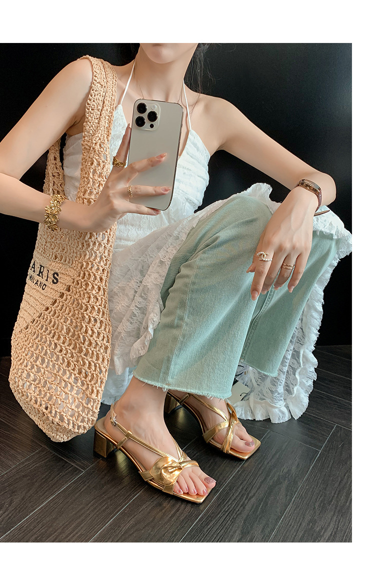 Sandal nữ da bò hoa Calla gót vuông 6 cm quai mảnh khóa đầu vuông da thật ghép màu hở ngón — Màu đen, Màu vàng, Màu trắng be chi tiết 27