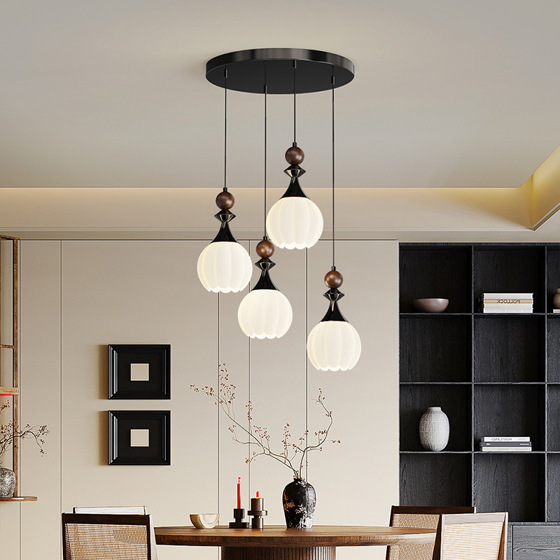 Araña de sala de estar de estilo antiguo francés, iluminación principal de sala de alta gama moderna y simple 2025 nueva lámpara de nogal