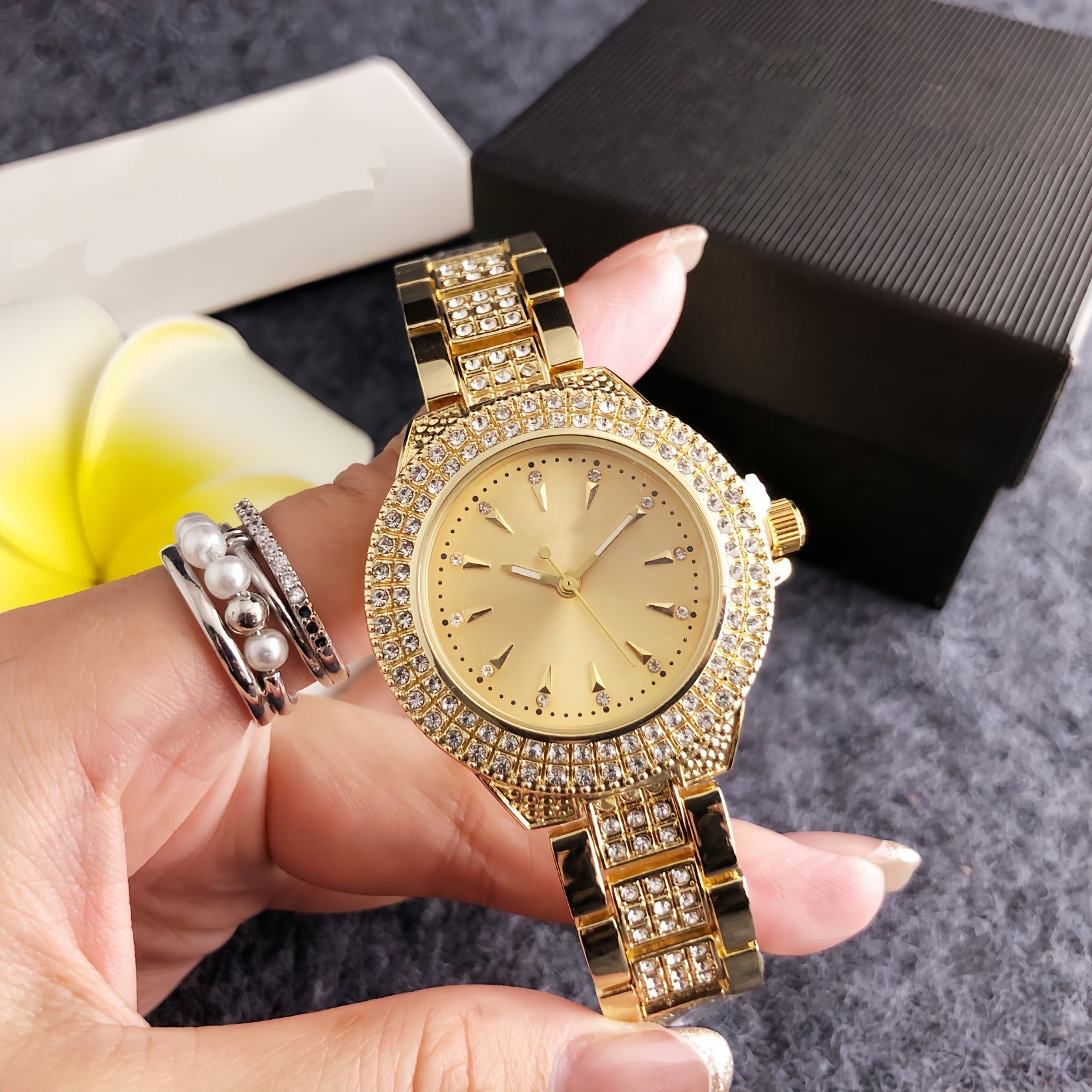 High-End All-Gold Women's Watch with Gold Plate and Diamond Steel Band Quartz Watch for Daily Wear, Elegant and Exquisite Watch