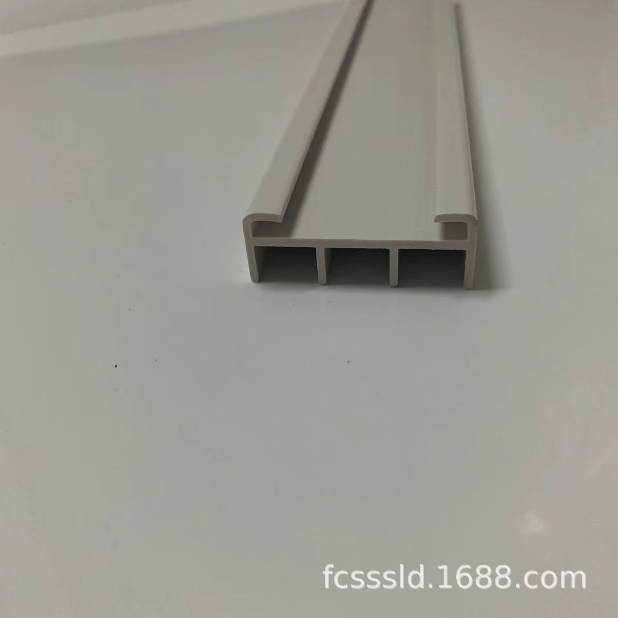 生产PVC ABS PP PE各种材质异形产品 挤出件 透明灯罩 LED电子卡