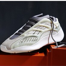 Ҭ��Ь700v3�ϵ�Ьins��ҹ�����e�\��Ь������H����羳�ܲ���Ь