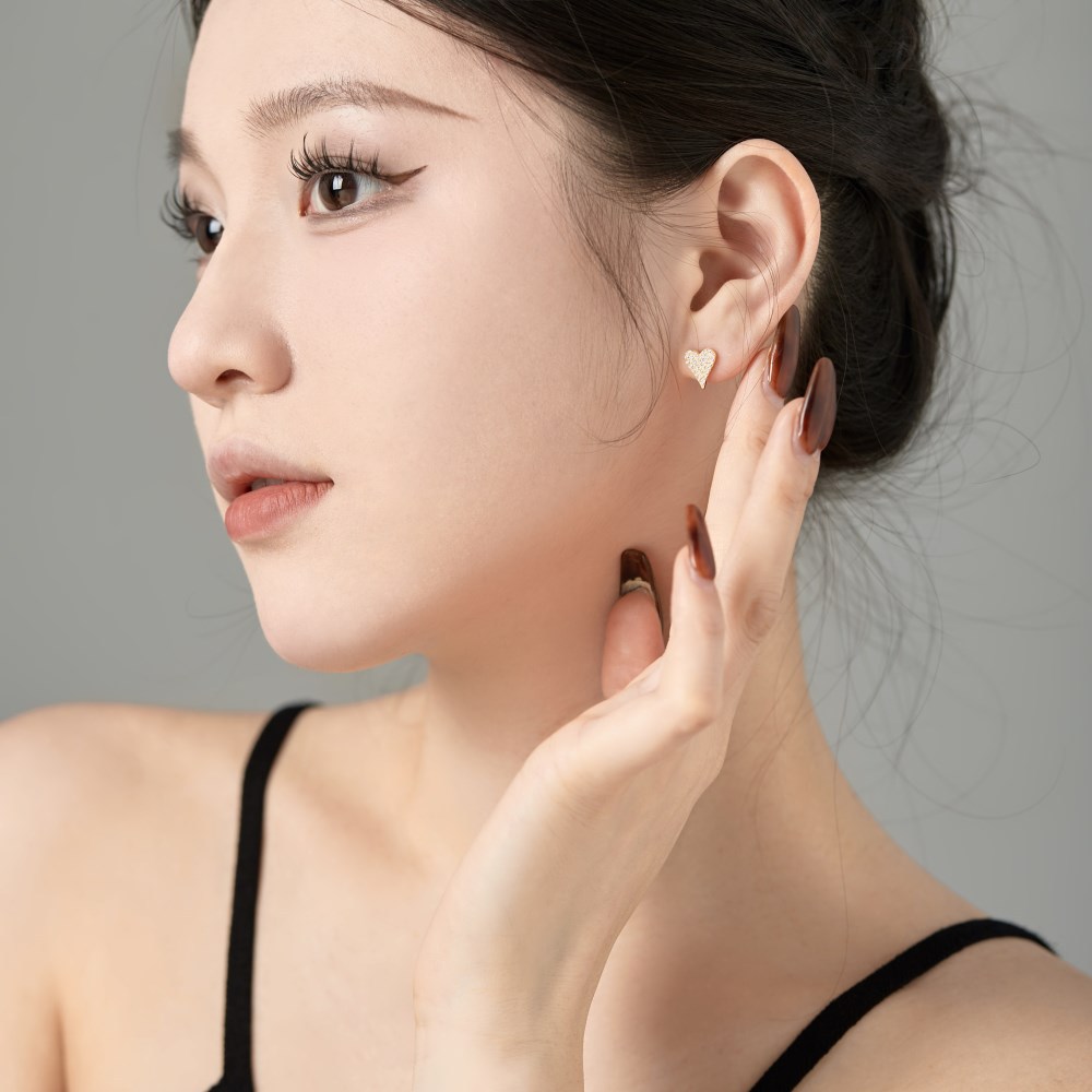 3g Weight 925 Sterling Silver Ear Needle Material 18K Gold Plated Plating Material Ear Studs Classification 1 Pair Quantity Daily Occasion 925 Sterling Silver Material Heart Shape Pattern Women's Gender IG Style Style 1 Pair 18K Gold Plated 925 Sterling Silver Heart Shape Ear Studs 5