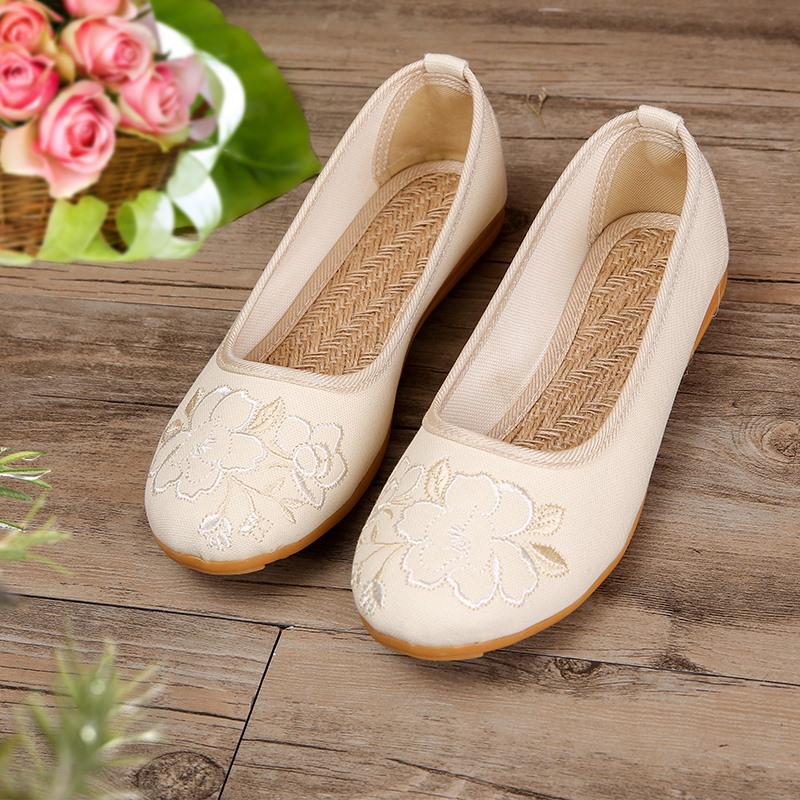 Spring and summer new pattern Retro Embroidery Flower Old Beijing Cloth shoes non-slip soft sole Flat bottom Ethnic style Hanfu dance Women's shoes