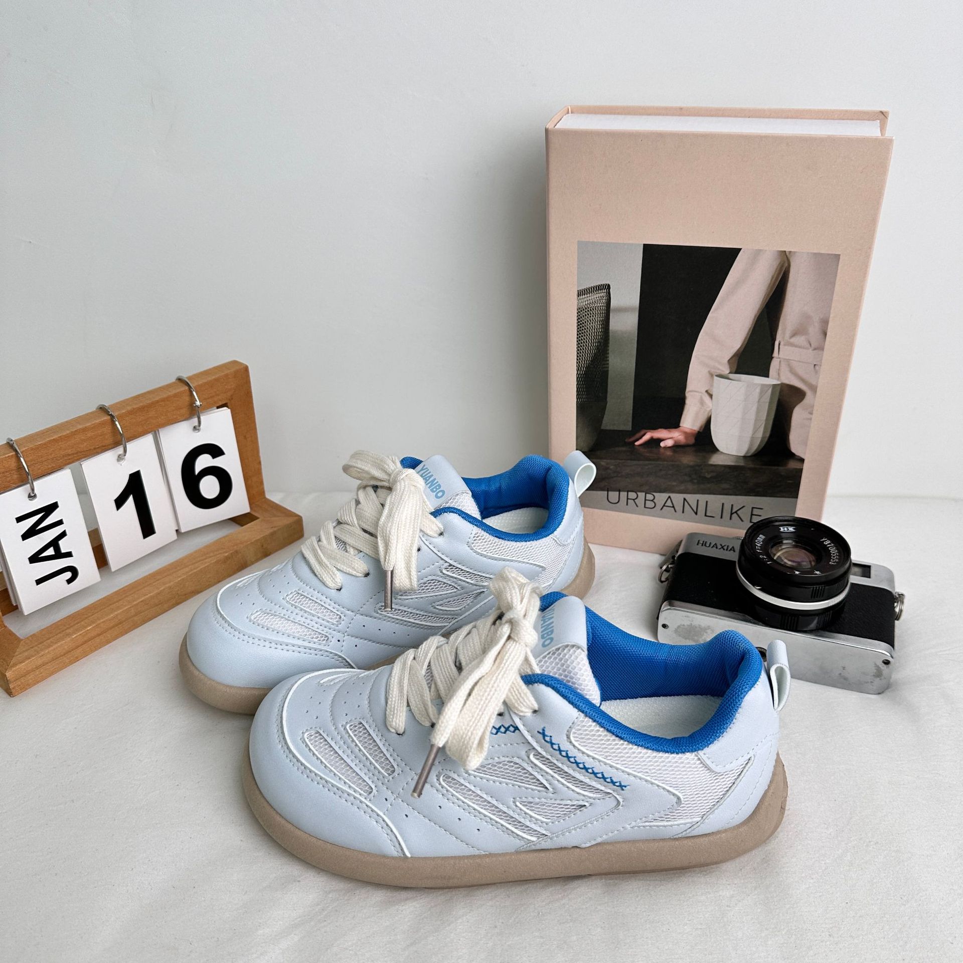 Yuanbo2025 primavera nuevo estilo de zapatos de skate de cabeza cuadrada zapatos de lona casuales de mujer zapatos de lona transpirables coreanos zapatos blancos