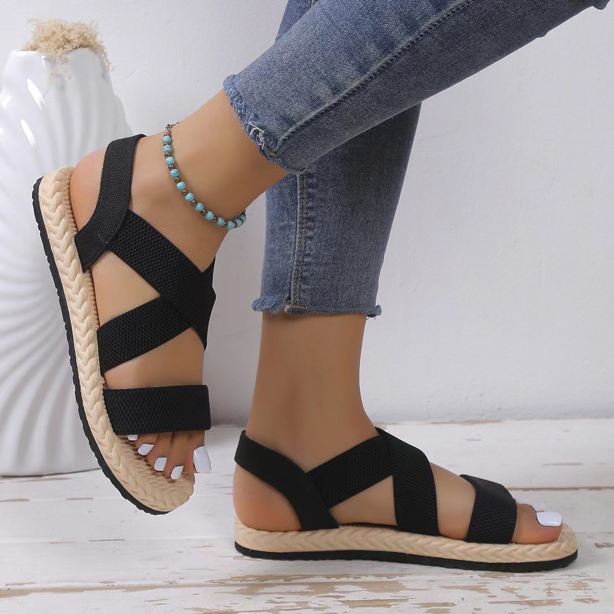 Lightweight summer breathable beach sandals flat for students