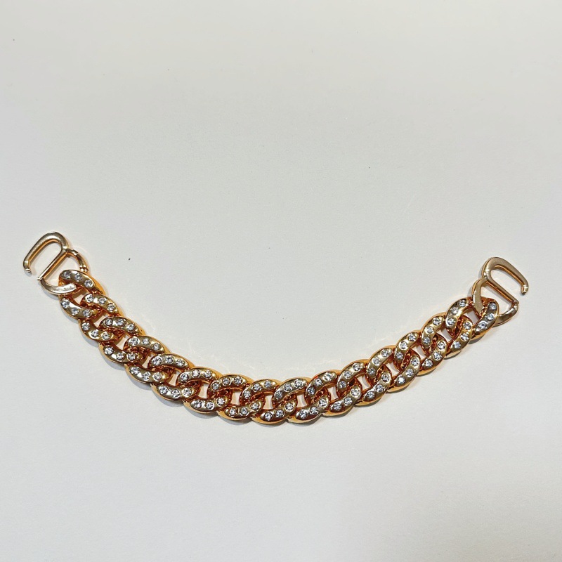 풀 다이아몬드 모델의 전체 길이는 20cm입니다.