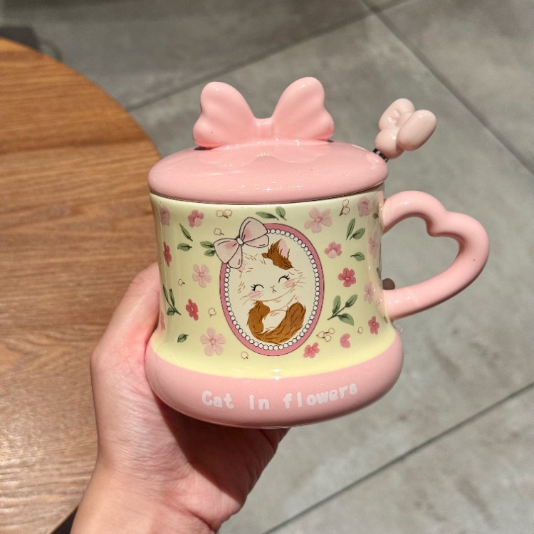Taza de agua de alta belleza para niñas taza de cerámica con cubierta cucharada hermosa taza de agua de bebida de oficina taza de café de desayuno