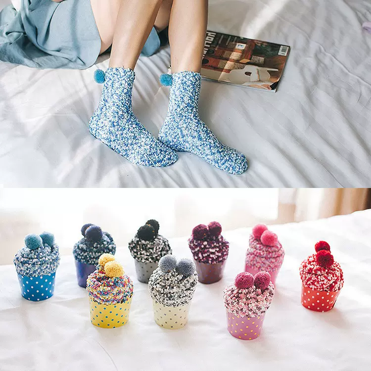 供应跨境女士蛋糕袜圣诞袜子珊瑚绒地板袜菊花纱睡眠袜cake socks