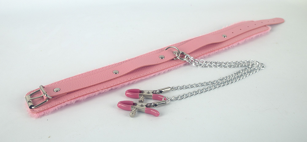 Collier sexy en cuir avec pinces en peluche et harnais de cou_voghion.com