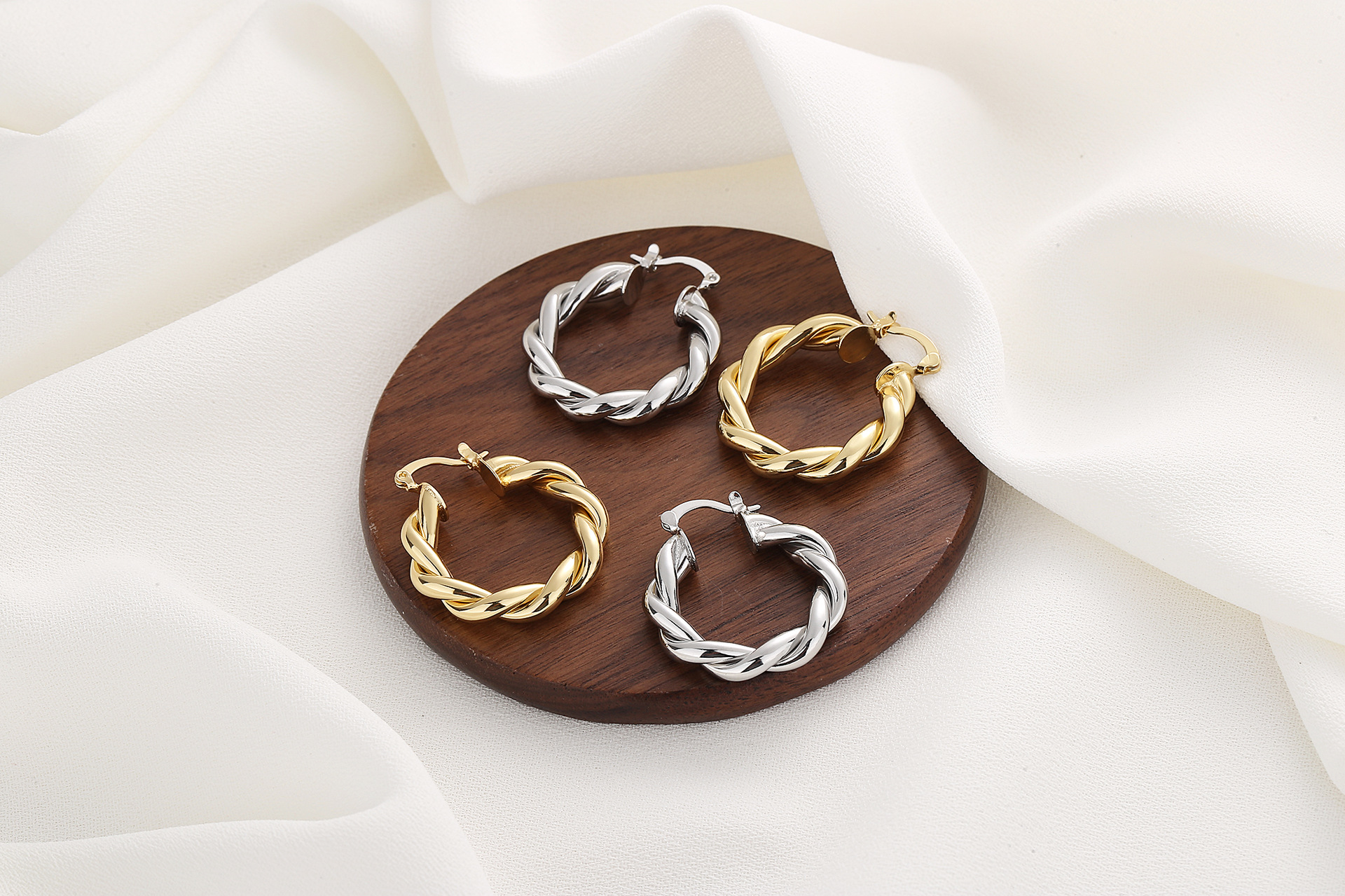 Fashion Twist Copper Plating Hoop Earrings 1 Pair