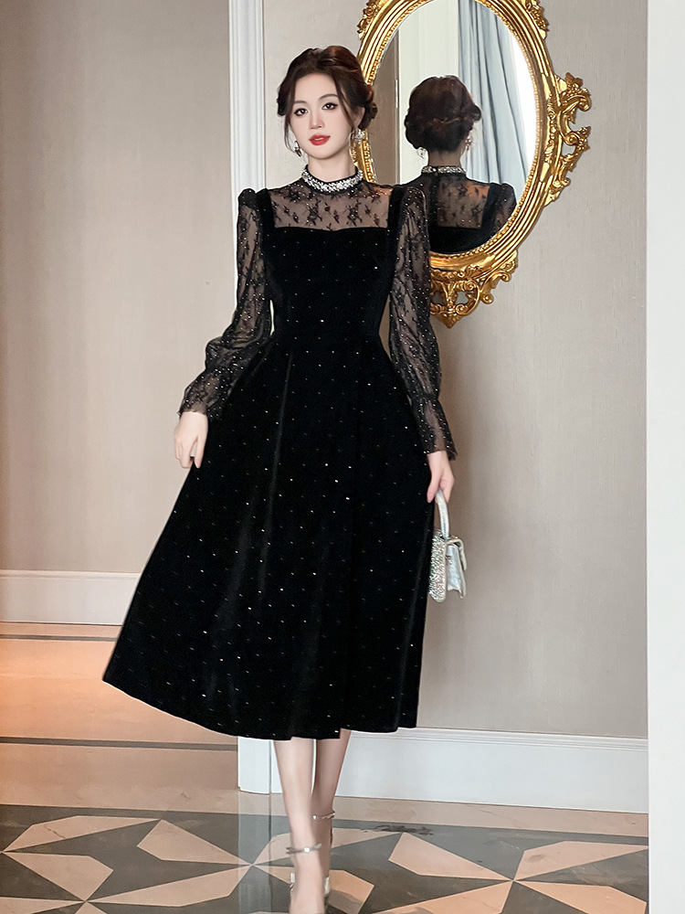 Đầm nhung đính kim cương cổ tròn eo thả dáng giả hai lớp — đen
