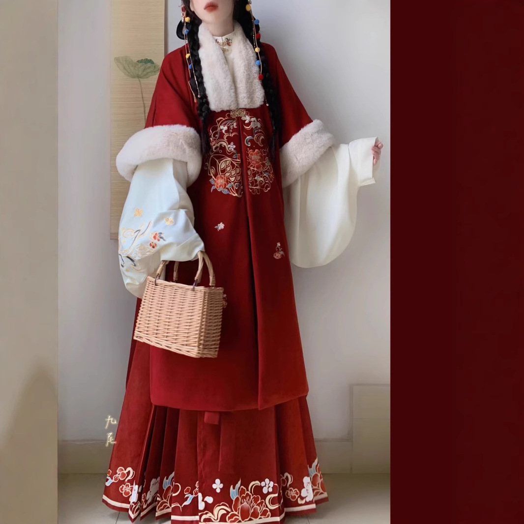 Original Winter Red New Year's Clothing 2024 New Hanfu Women's Han Element Thickened Fur Dress Horse Face Skirt National Style suit