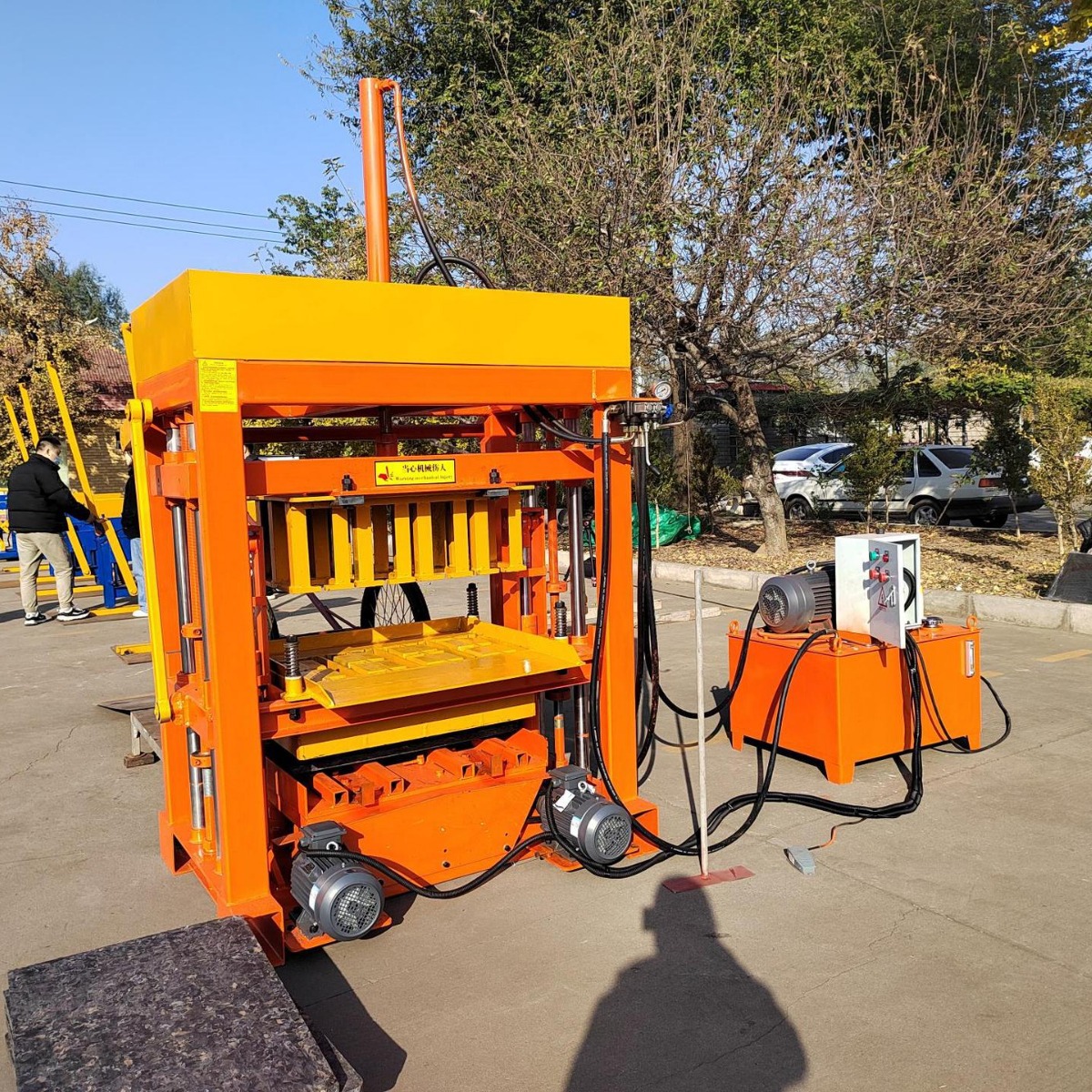 QT4-30 小型液压空心砌块成型机 小型空心实心砖砌块生产线