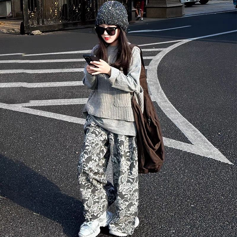女童秋装套装2025新款女孩子春秋长袖毛衣马甲阔腿裤中大童三件套